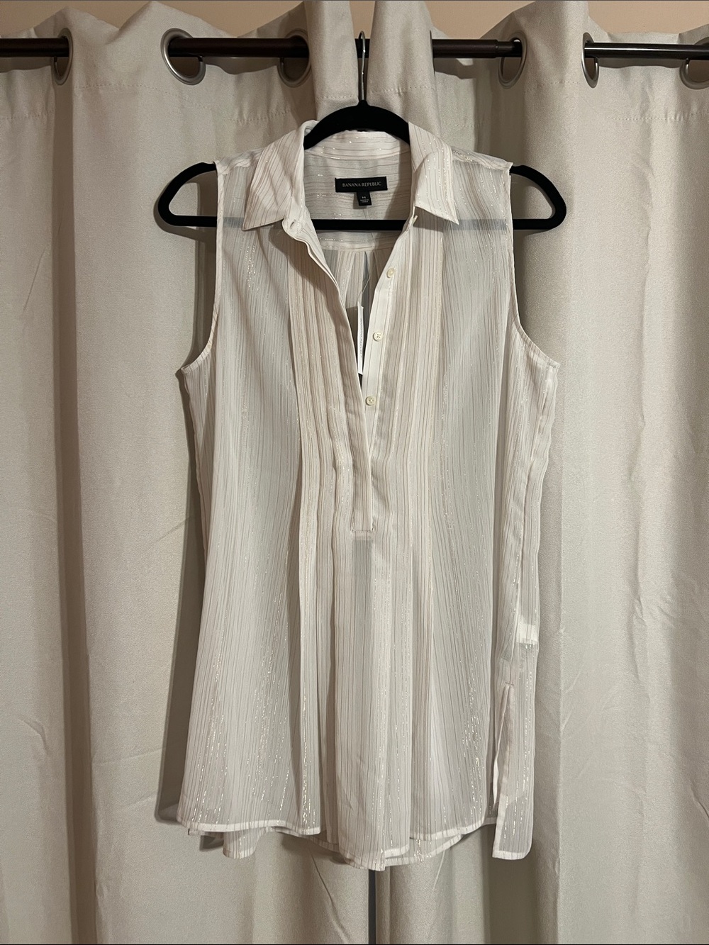 Banana Republic Sleeveless Ivory with Gold Pinstripe Pintuck Blouse